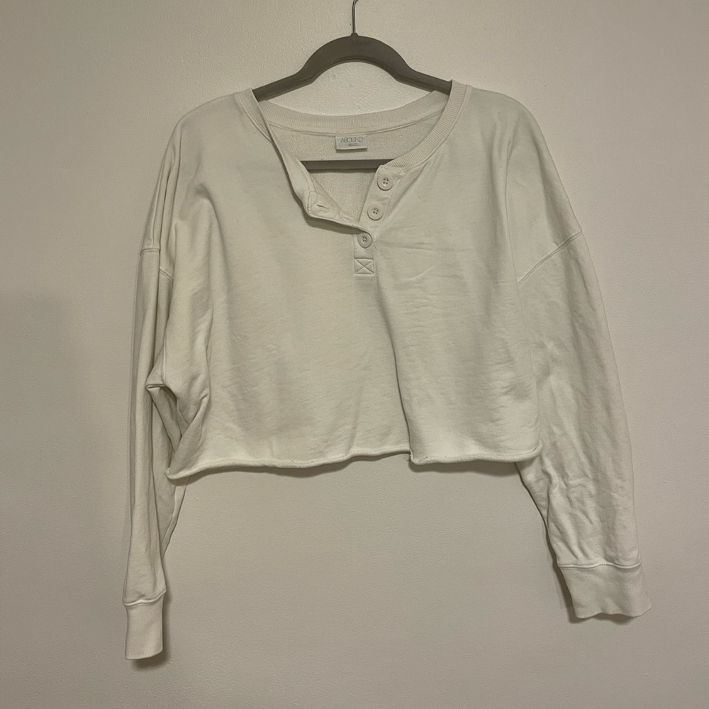 Abound cropped sweatshirt size L